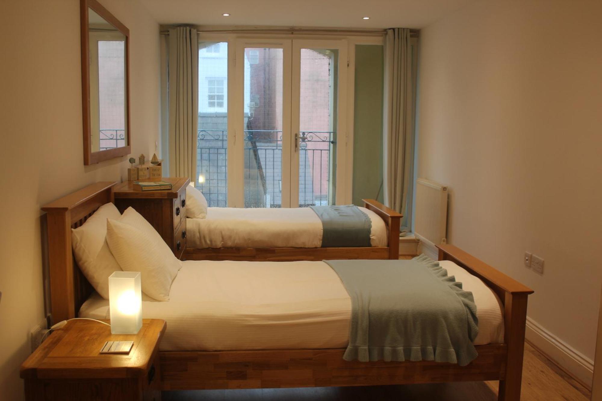 Stylish Flat In Central Tenby & Free Parking Εξωτερικό φωτογραφία